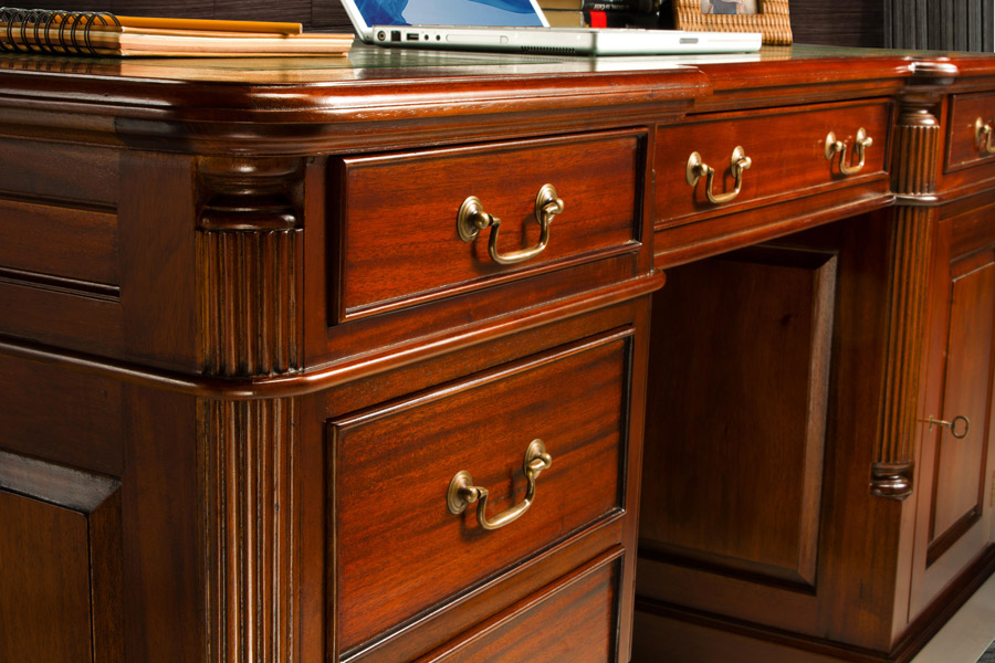 Vista Mueble para Escritorio Oscar del Deluxe-clasico-keen replicas